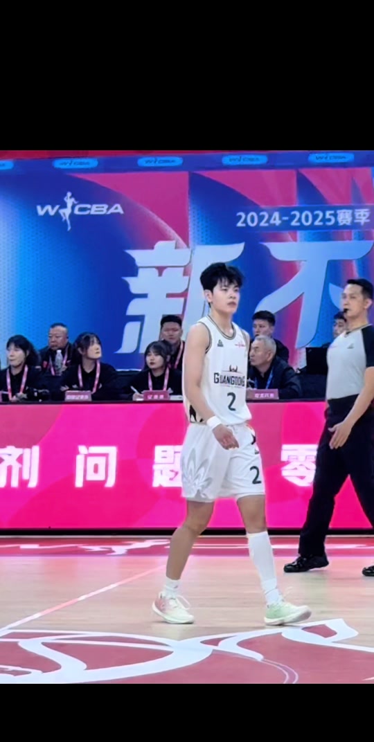 关于进步明显！杨舒予出战22分钟，投篮9中8得到17分4篮板4助攻的信息
