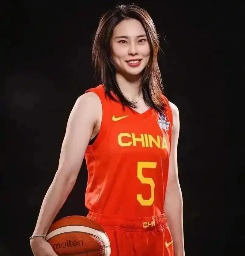 爱游戏体育在线-宫鲁鸣为女篮亚洲杯练兵两大问题急需解决