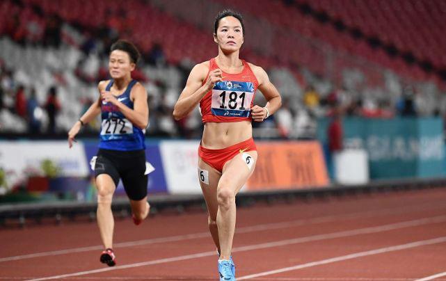 包含女子短跑100米“一姐”决赛前缺氧晕倒被救护车拉走的词条