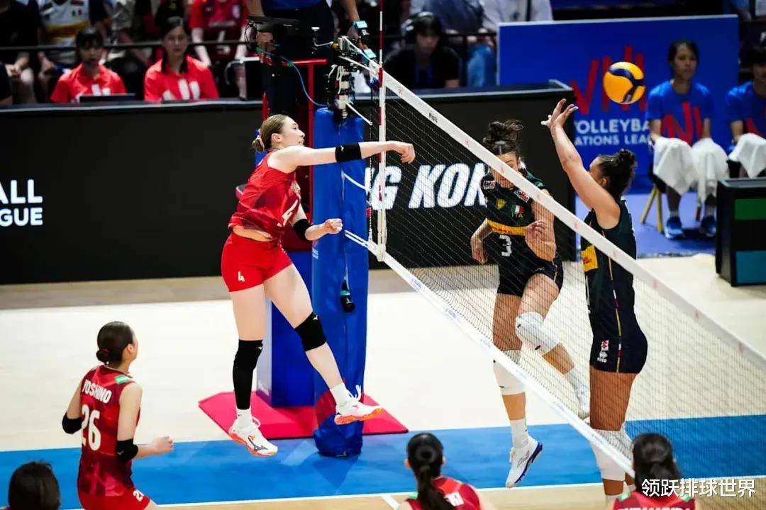 失误送1局咋赢球？女排1环节碾压日本攻防大腿是她的简单介绍