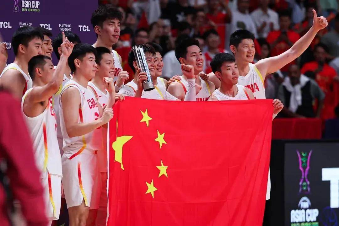 包含亚洲篮球冠军赛：中国队大胜晋级淘汰赛的词条